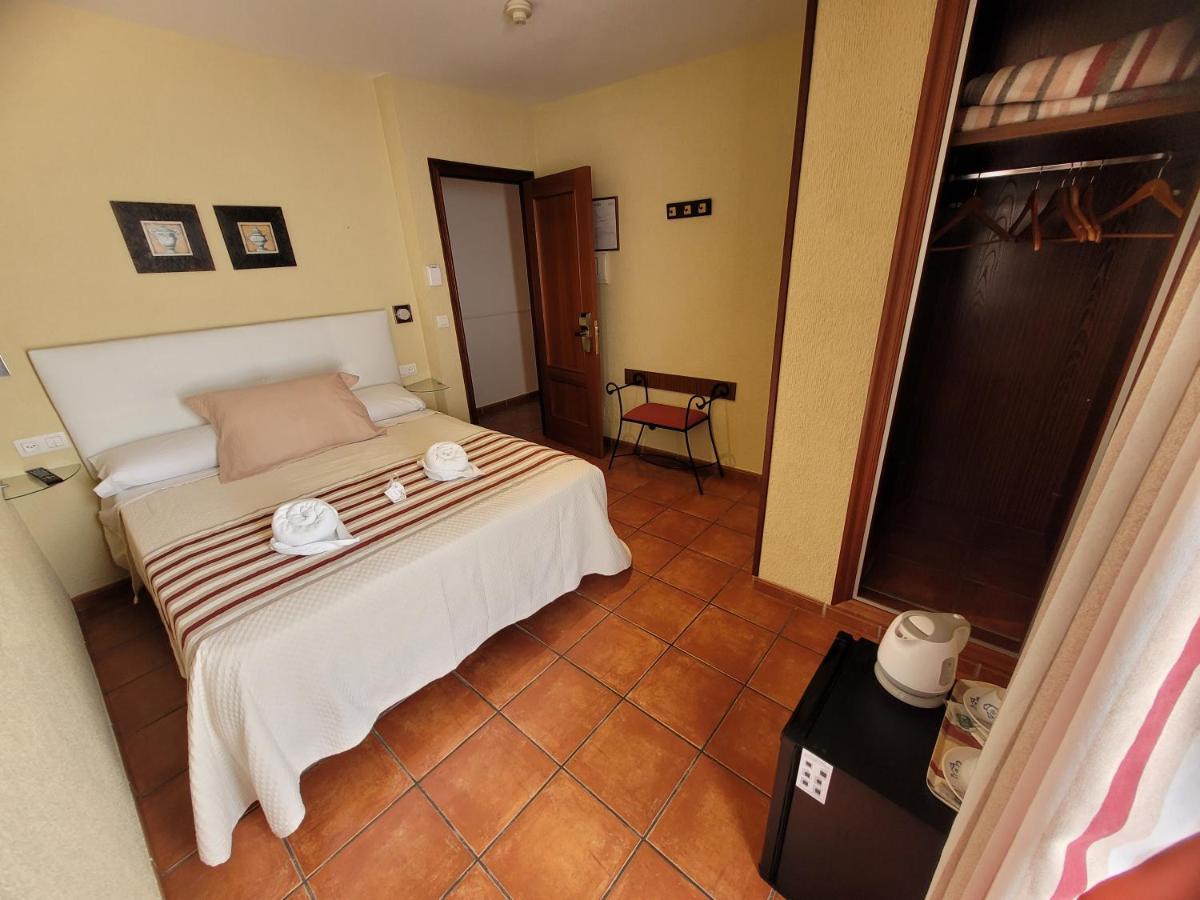 Hostal Jayma Salobrena Exterior photo